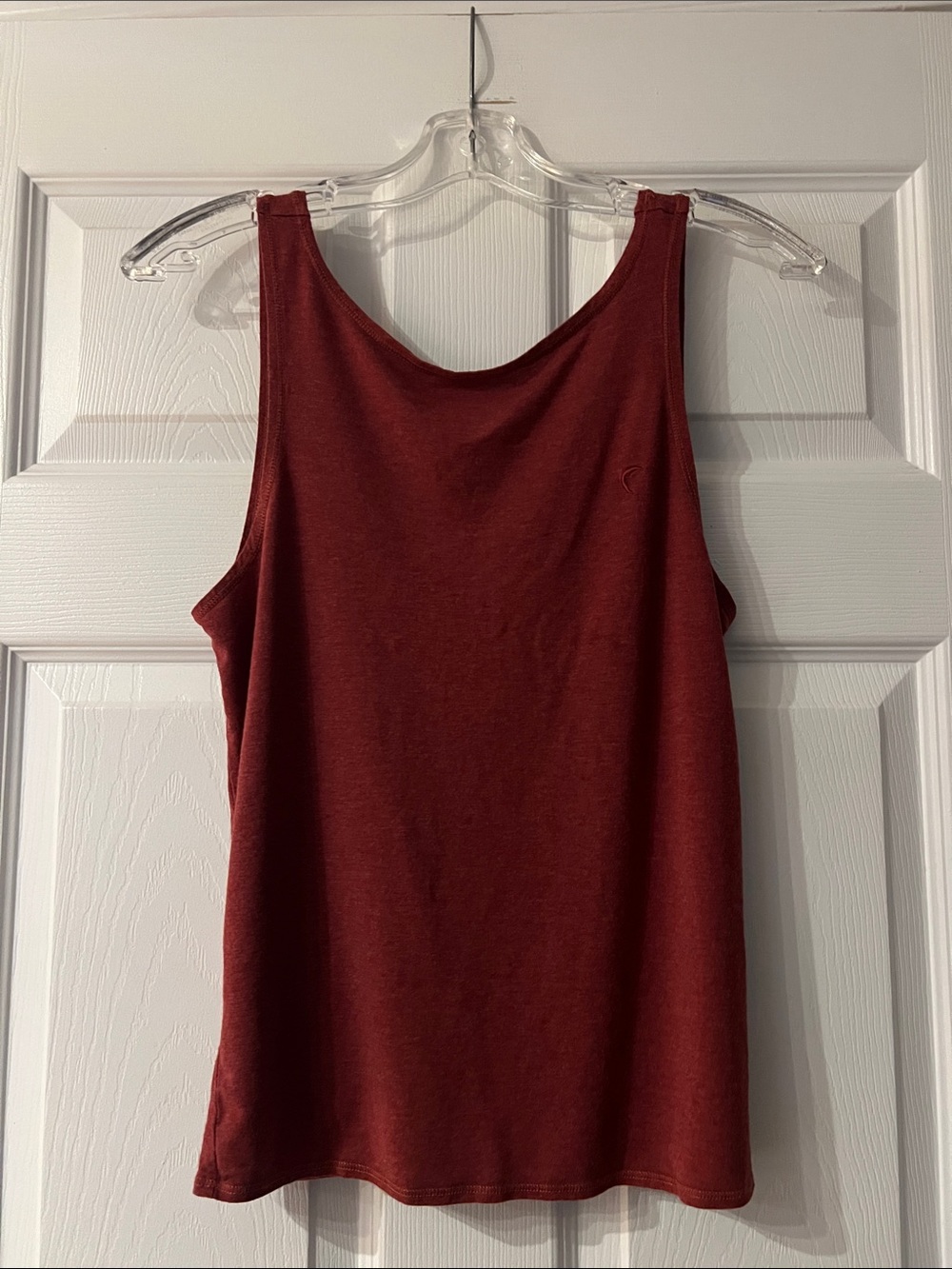 Women's Scoop Neck Tank Top in Burgundy
